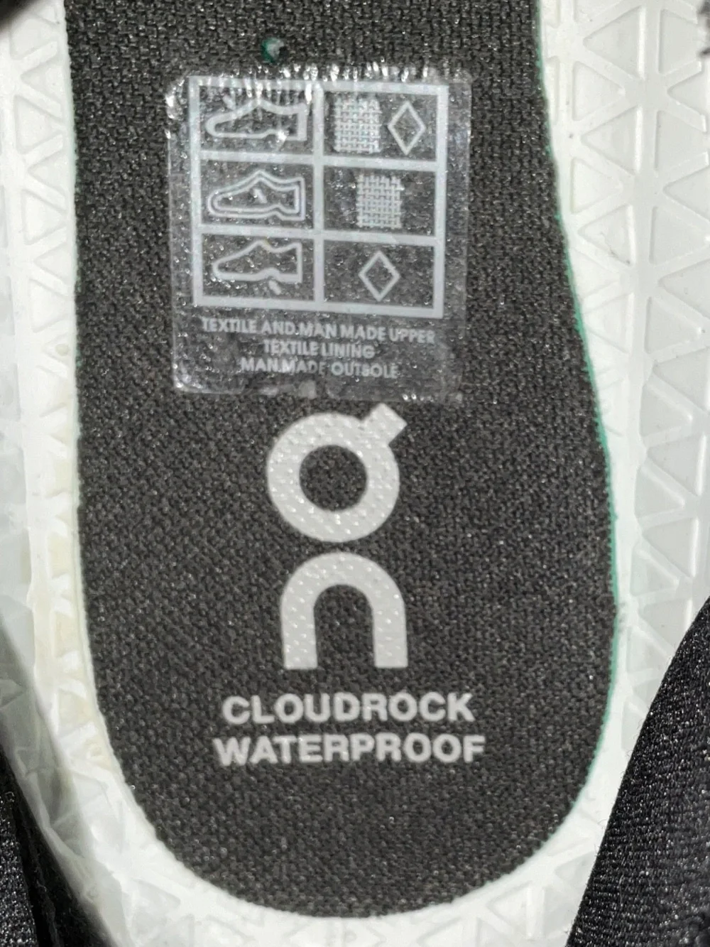 NWOB ON CloudRock Waterproof Hiking Boots Size 10 Black - Picture 15 of 15